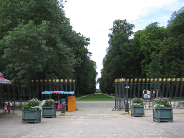 Entrée principale du Parc de la Colombière, à Dijon
